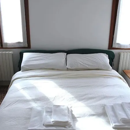 Casa vacanze Erbe Canal View Private House