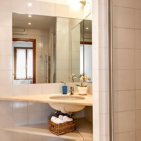 Erbe Canal View Private House
