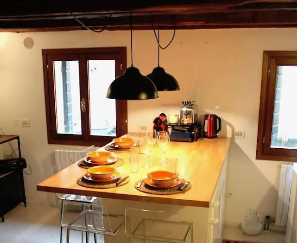 Erbe Canal View Private House